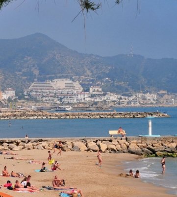 Descubra Sitges: o balneário gay queridinho da Espanha
