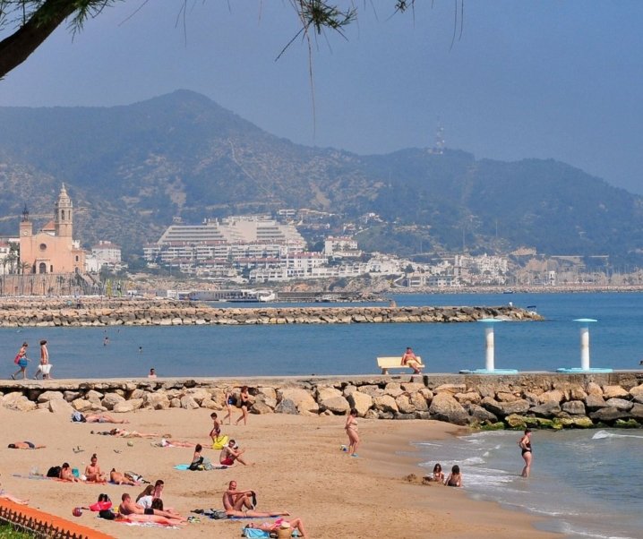 Descubra Sitges: o balneário gay queridinho da Espanha